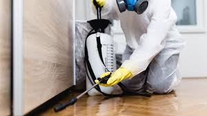 Best Pest Control for Hotels  in Highwood, IL